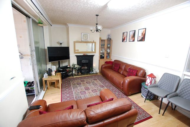 65, Mossley Road, Greater Manchester photo 3