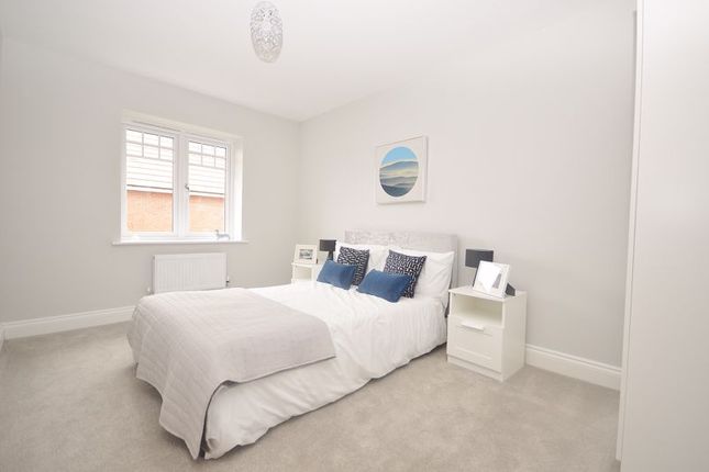End terrace house for sale in Grove Lane, Aylesbury
