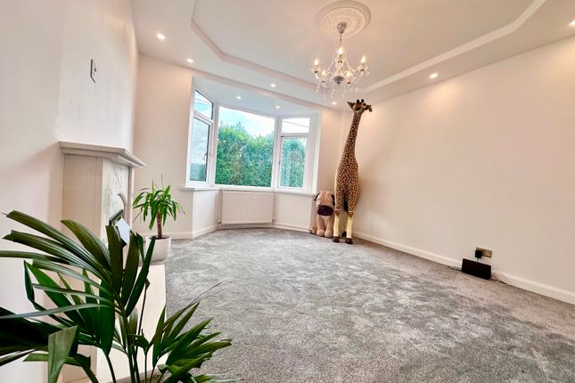 Mon Abri, Manor Way, Pontypool photo 4