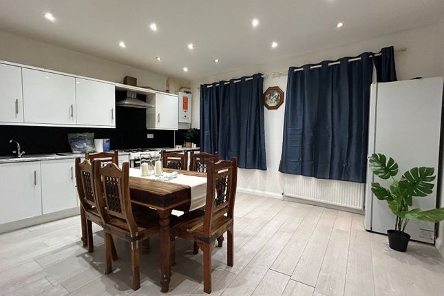 95, Churchfield Road, Acton photo 3