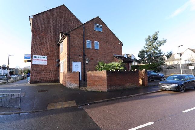 Thumbnail Flat to rent in Church Lane, Mill End, Rickmansworth