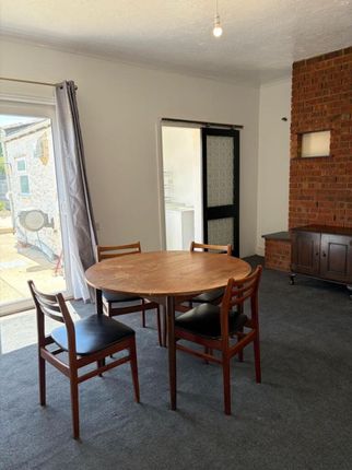 29 Farm Road, Rainham photo 2
