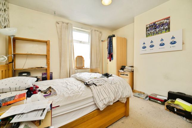 18, Crawford Street, Bradford photo 4
