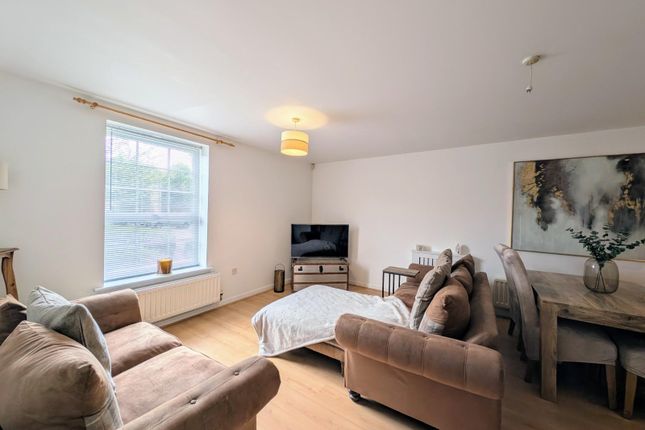 4, Cedar Apartments, Wakefield photo 2