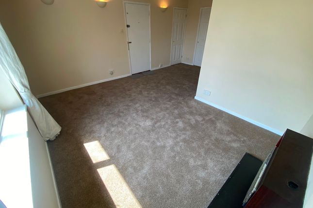 Flat 8 Beauchamp Court, Beauchamp Avenue, KIDDERMINSTER photo 4