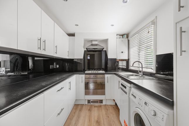 75, Maidenstone Hill, London photo 3