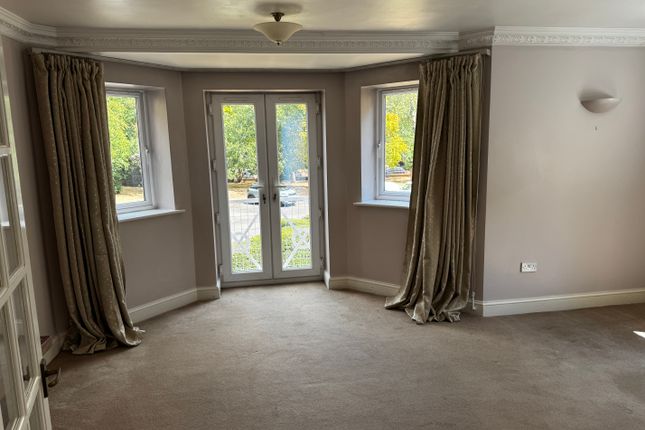 7, Trematon Place, Teddington photo 3