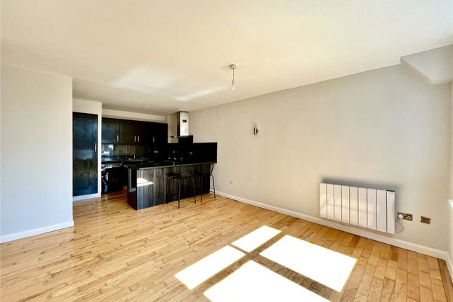 Flat 8, Clayton House, 33, Bath Lane, Tyne and Wear photo 2