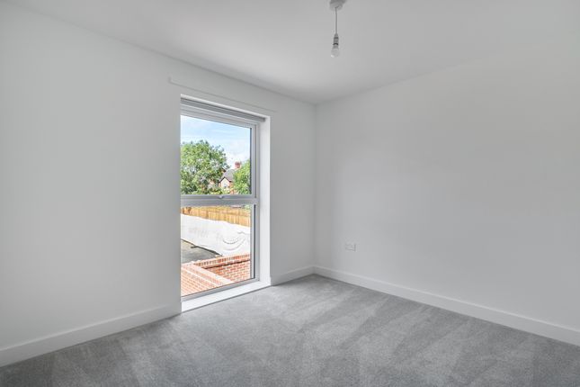 10, Mecury Crescent, CHIPPENHAM photo 5