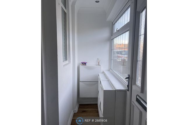 3, Gatehope Drive, South Ockendon photo 2