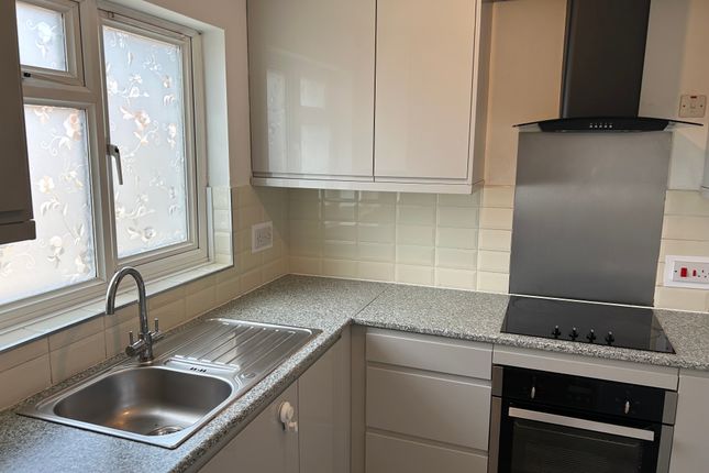 11, Aldenham Drive, Uxbridge photo 2