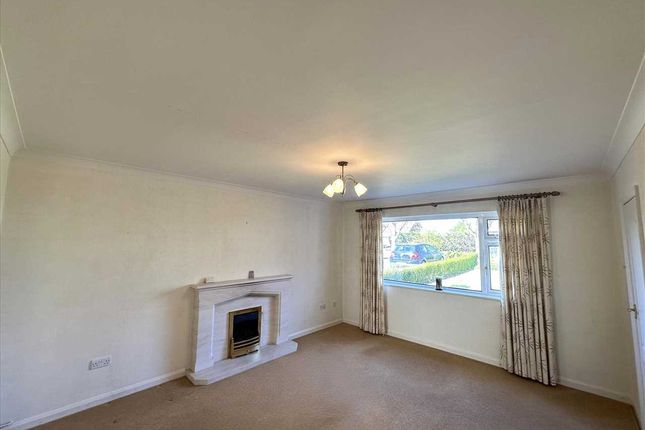 35, Charles Avenue, Gainsborough photo 3