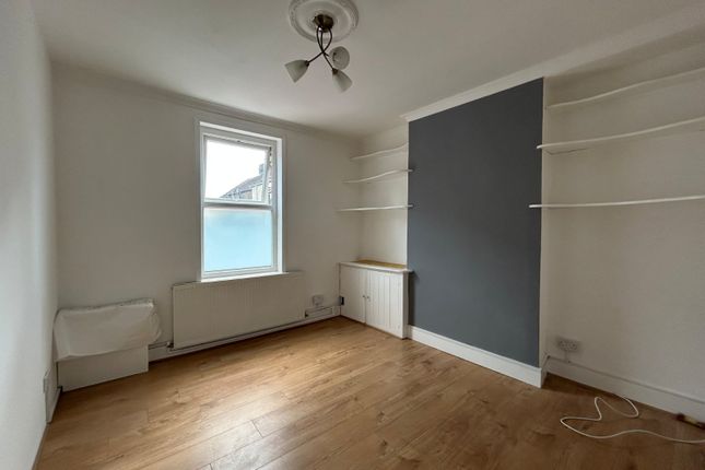 33, Montague Road, Kent photo 5