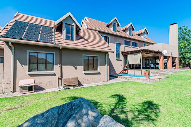 Thumbnail Detached house for sale in 2485 Valley View Estate, 6900 Belladonna Avenue, Kosmosdal, Centurion, Gauteng, South Africa