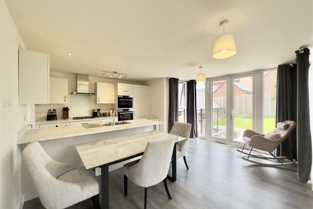 42, Usherwood Way, Coalville photo 4
