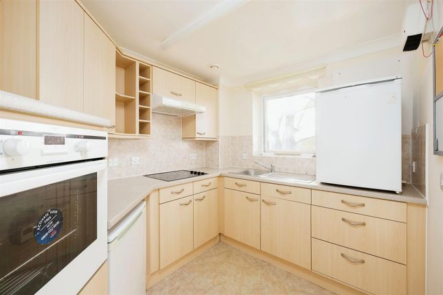 27 Portman Court, Grange Road, Uckfield photo 2
