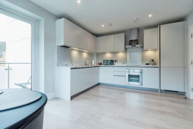 Flat for sale in Whyteleafe Hill, Whyteleafe, Surrey