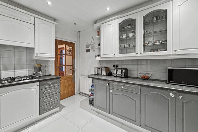 15 Rochford Avenue, Manchester photo 2