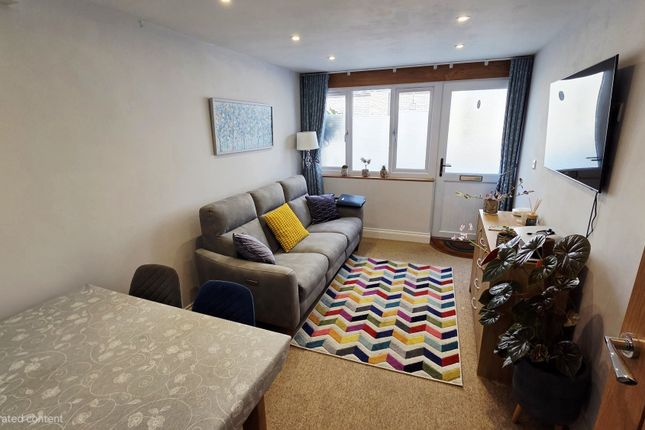 46a Queen Street, Taunton photo 3