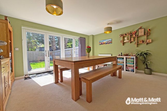 25 Morris Close, Winnersh, Berkshire photo 4