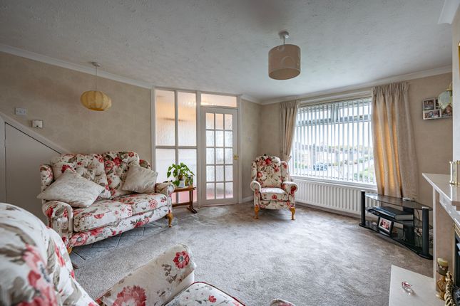 35 Cander Rigg, Bishopbriggs photo 3