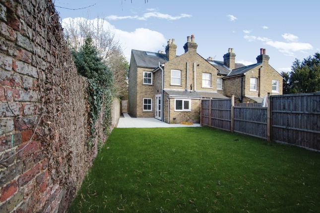 4 Croft Cottages, Bangors Road South, Iver photo 2