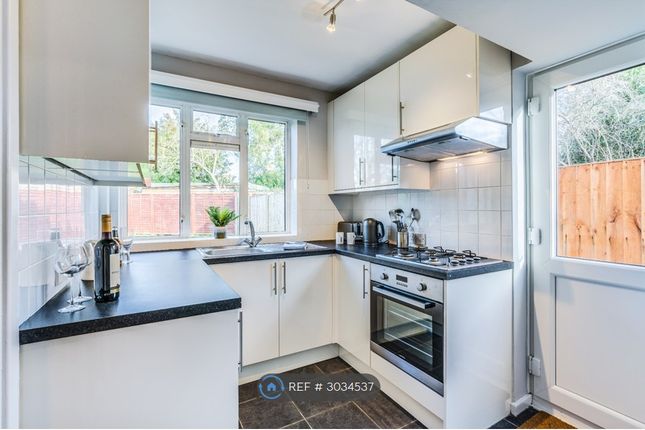 Kings Road, Horley photo 3