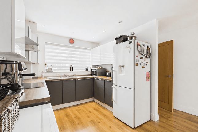 32 Branewick Close, Fareham photo 4