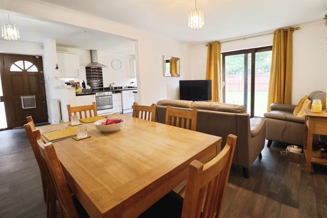 26, Jasmine Drive, Cardiff photo 4