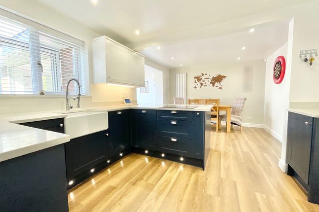 1 Potters Avenue, Stone photo 4