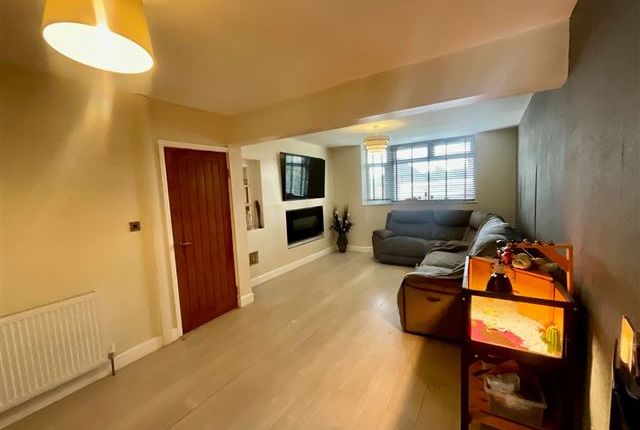 499, Hastilar Road South, Sheffield photo 3