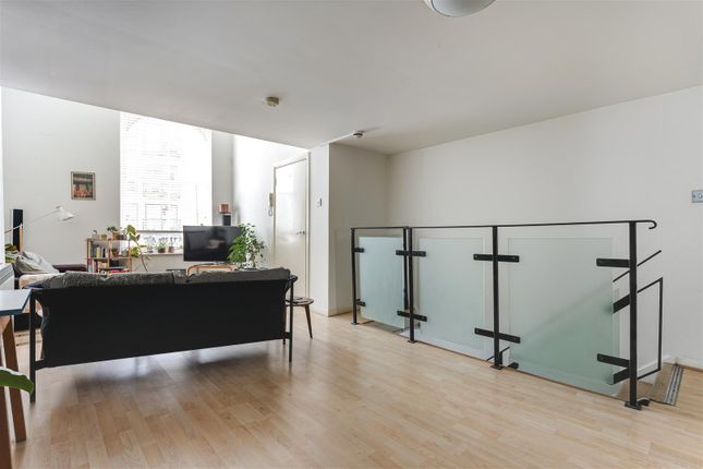 Flat for sale in Shore Road, London