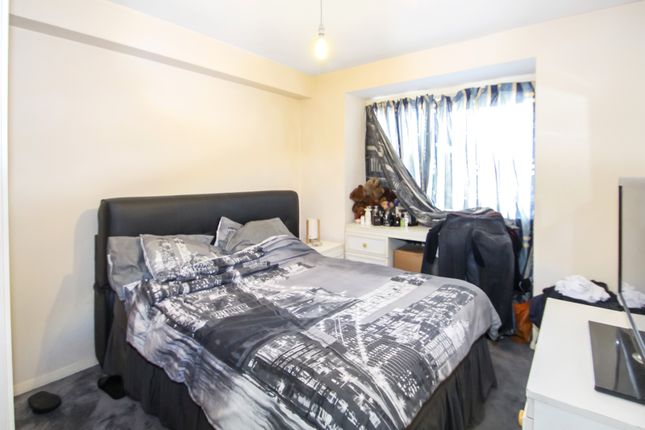 Flat for sale in Wavel Place, London