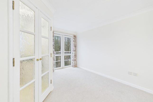 28 Sutton Court, Beech Street, Bradford photo 2