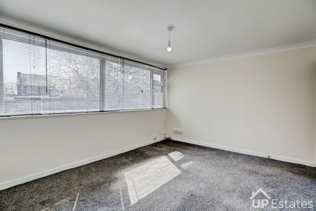 Flat 14, Crathie Close, Coventry photo 3