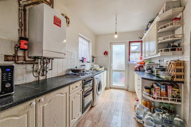 Property for sale in Norwich Avenue, Southend-On-Sea