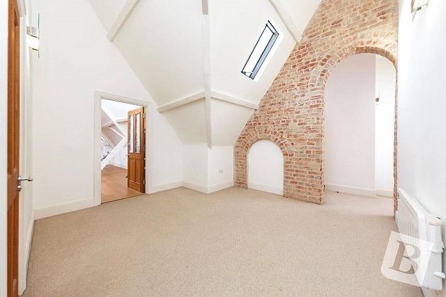 Penthouse North,, Pope Court, Brentwood photo 2