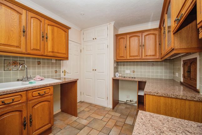 17, Whitehill, Dorchester photo 4