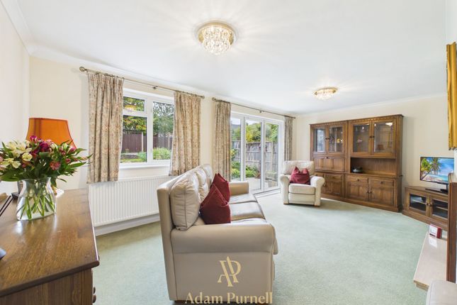 18 Lupin Close, Hinckley photo 2