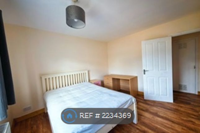 Walter Road, Wokingham photo 2