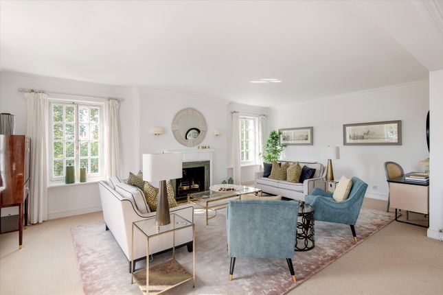 Flat for sale in Lansdowne Road, London