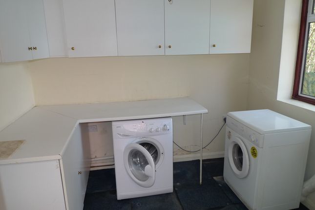 19, Stoneleigh Park Road, Epsom photo 3