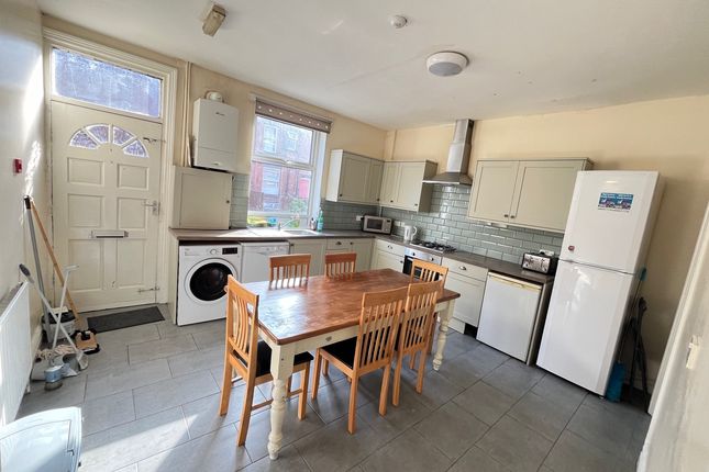28, Langdale Terrace, Leeds photo 4