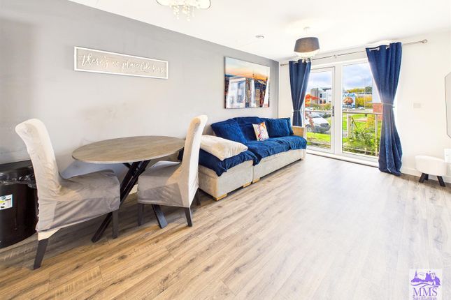 Flat 2, 32, Heath Wood Drive, Maidstone photo 3