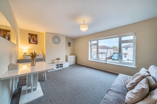37b, Oakleigh Road, Hillingdon photo 4