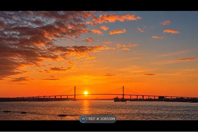 Clovelly Place, Greenhithe photo 2