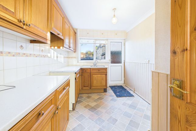 22 Beacon Lough Road, Gateshead photo 3