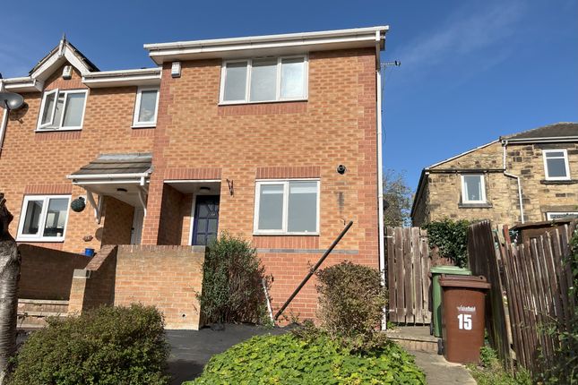 Town house for sale in Hall Close, Pontefract