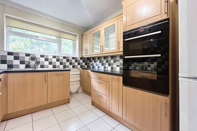 Flat 2, Priory Court,, Zig Zag Road, Isle of Wight photo 4