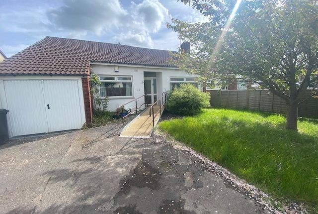 Bungalow to rent in Clevedon Road, Nailsea, Bristol